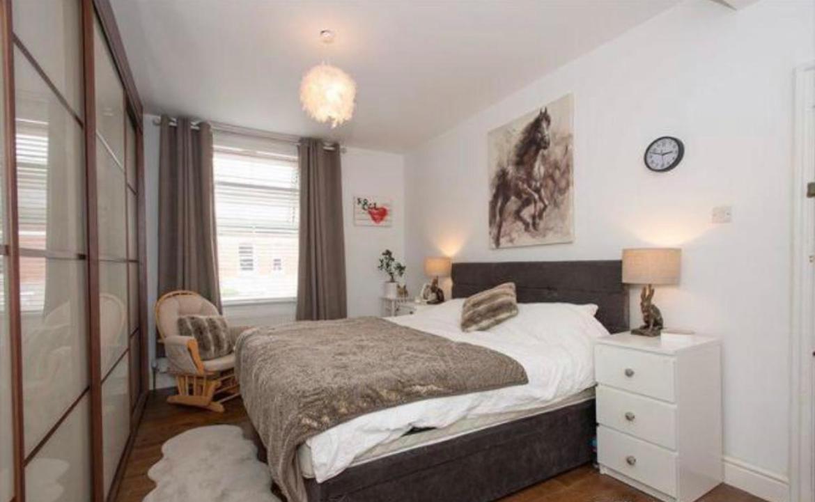 Beautiful 5 Bedroom House In Great Location. Ковентри Экстерьер фото